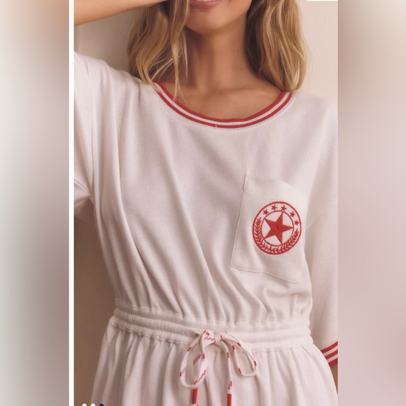 ANTHROPOLOGIE Ivory Short-sleeve Waffle with Red Trim size M NWT - Picture 2 of 12